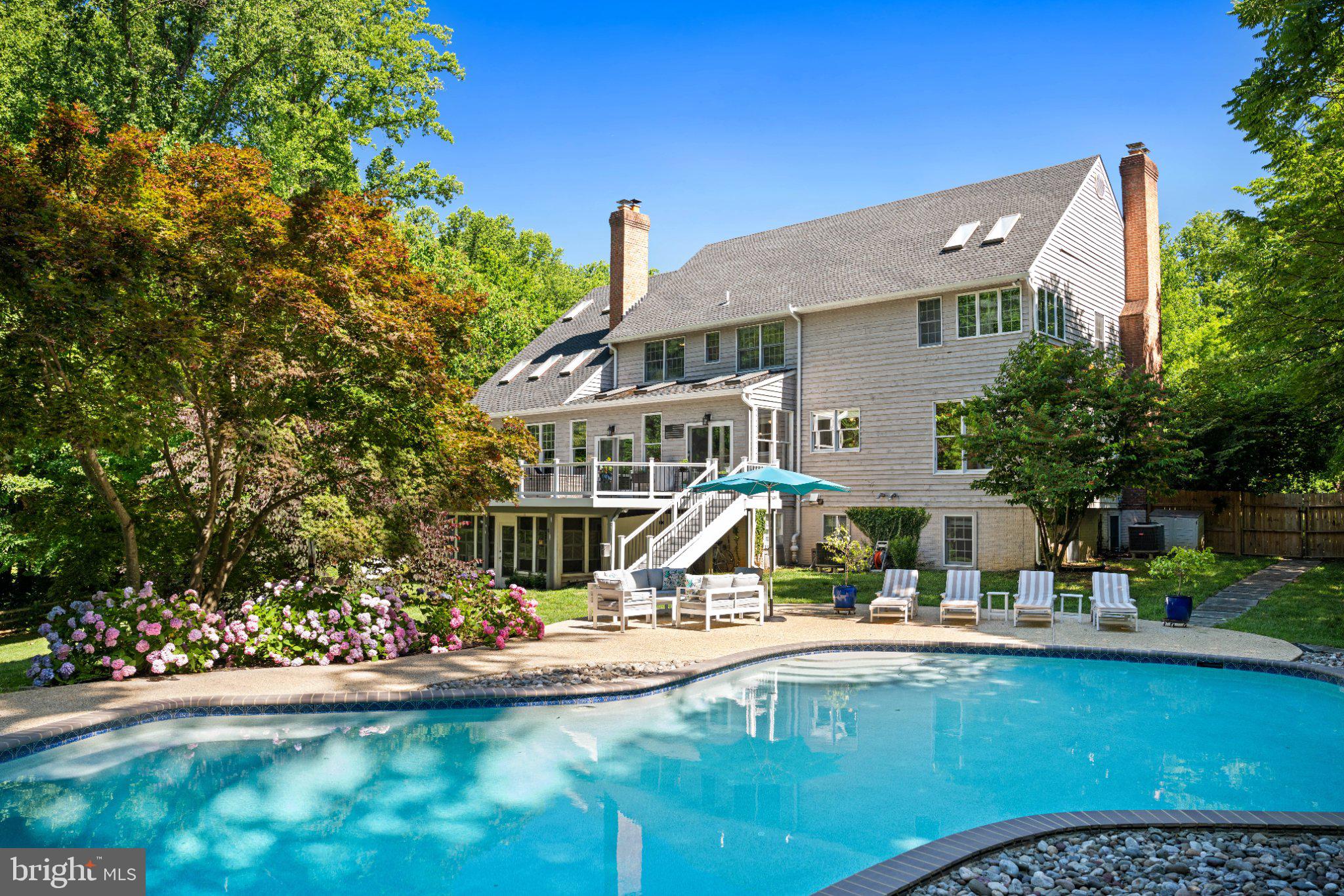 THE MEADOWS - Residential
