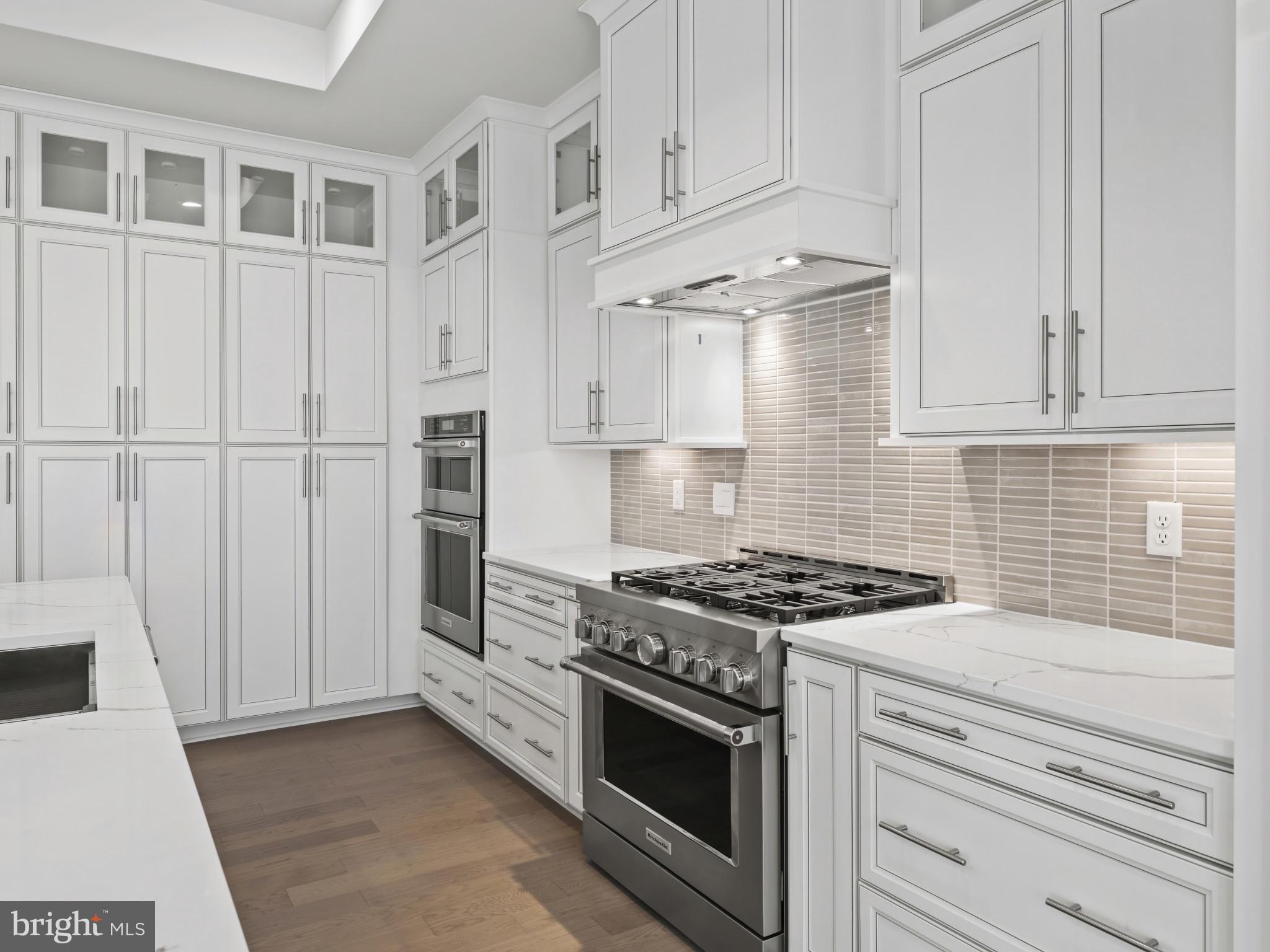 COLLINGWOOD CHASE - Residential