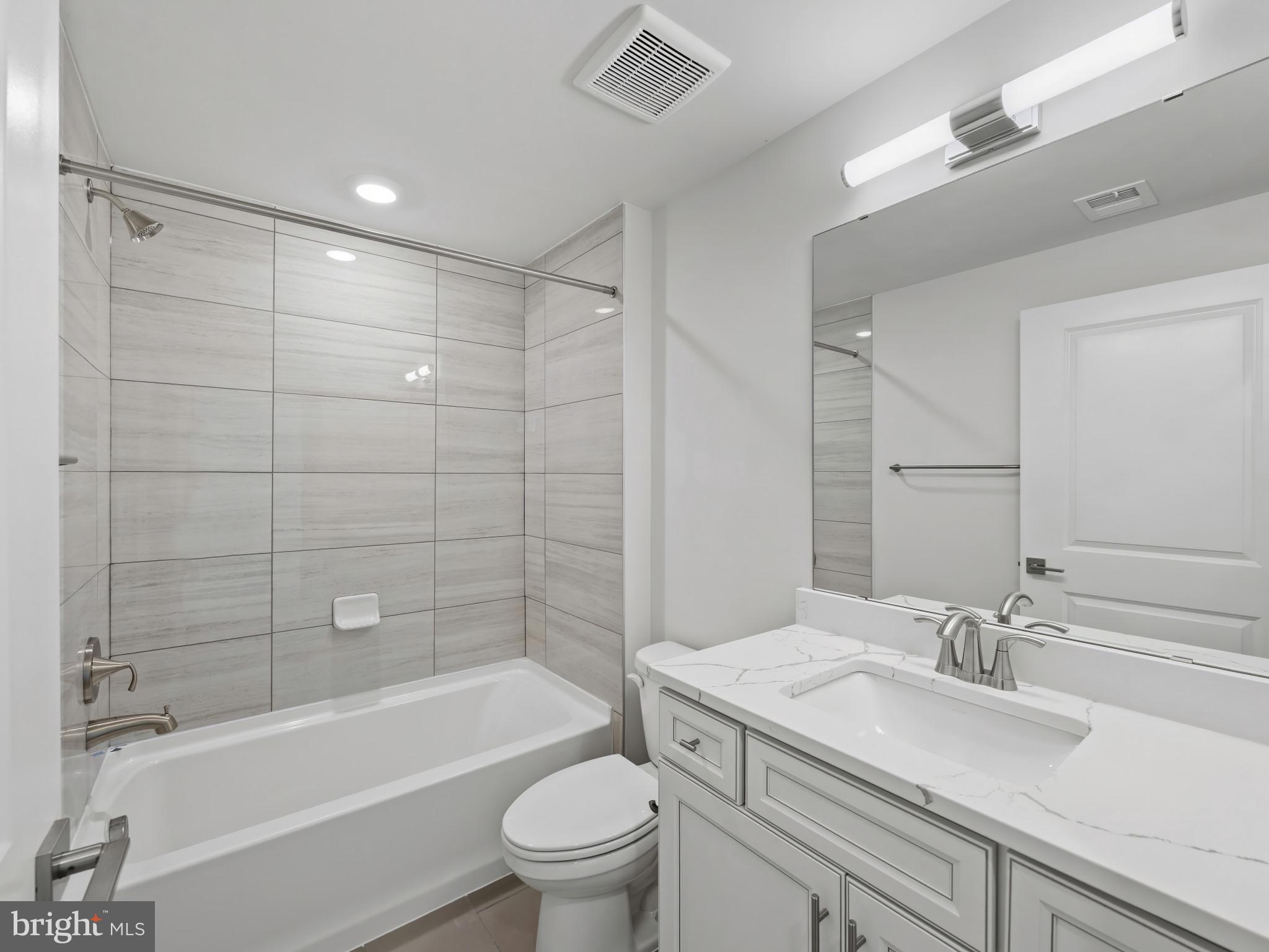 COLLINGWOOD CHASE - Residential