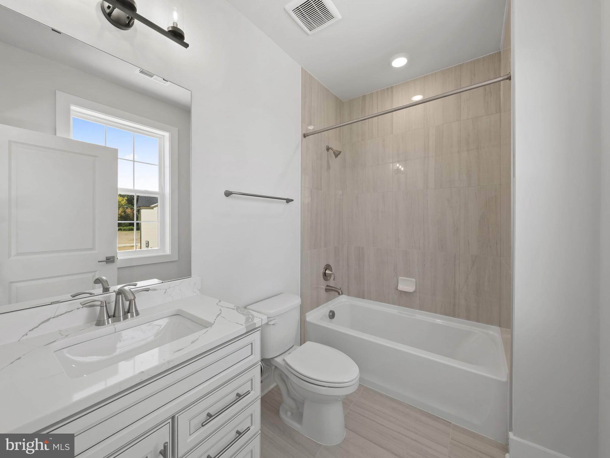 COLLINGWOOD CHASE - Residential