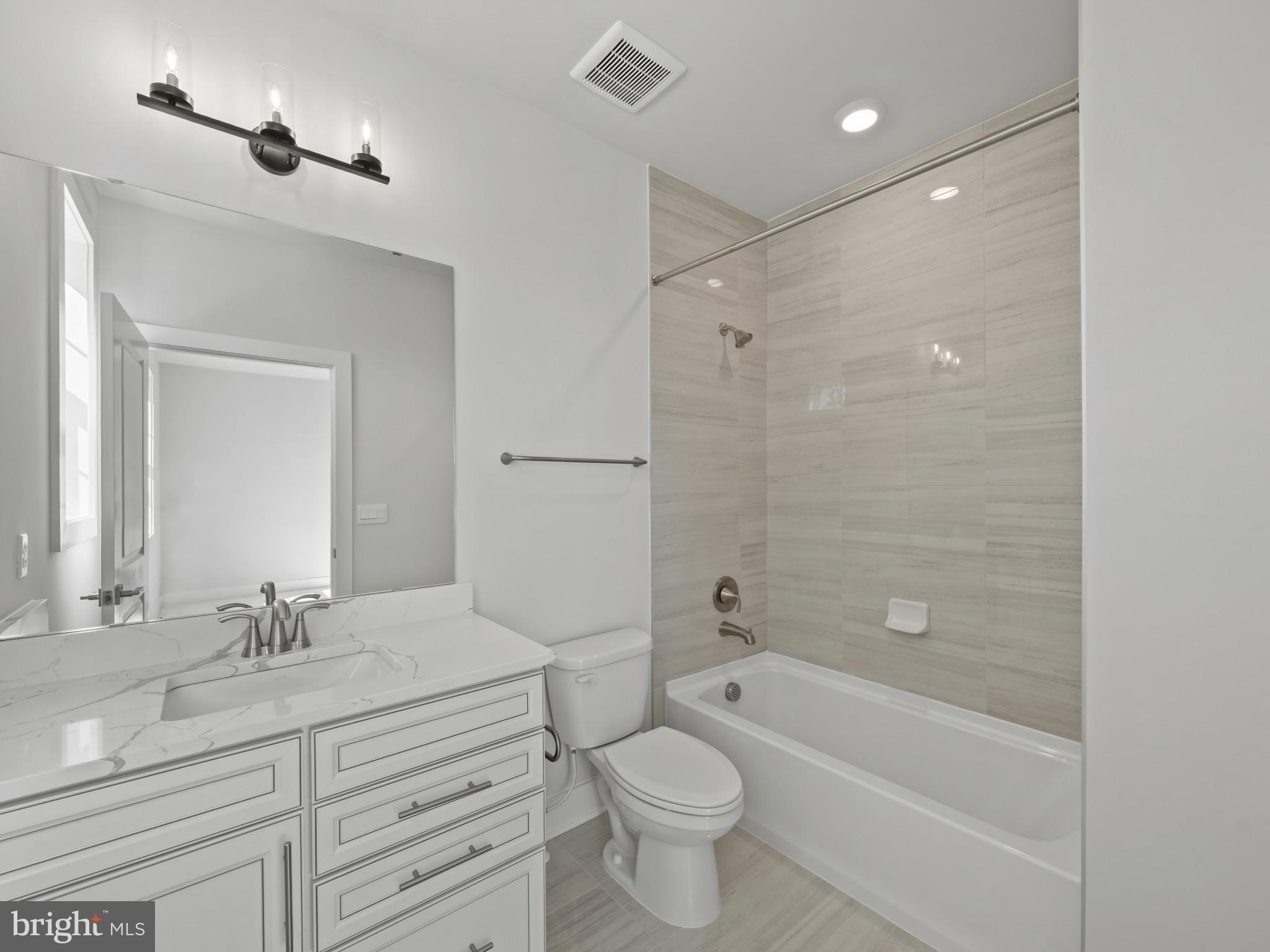 COLLINGWOOD CHASE - Residential
