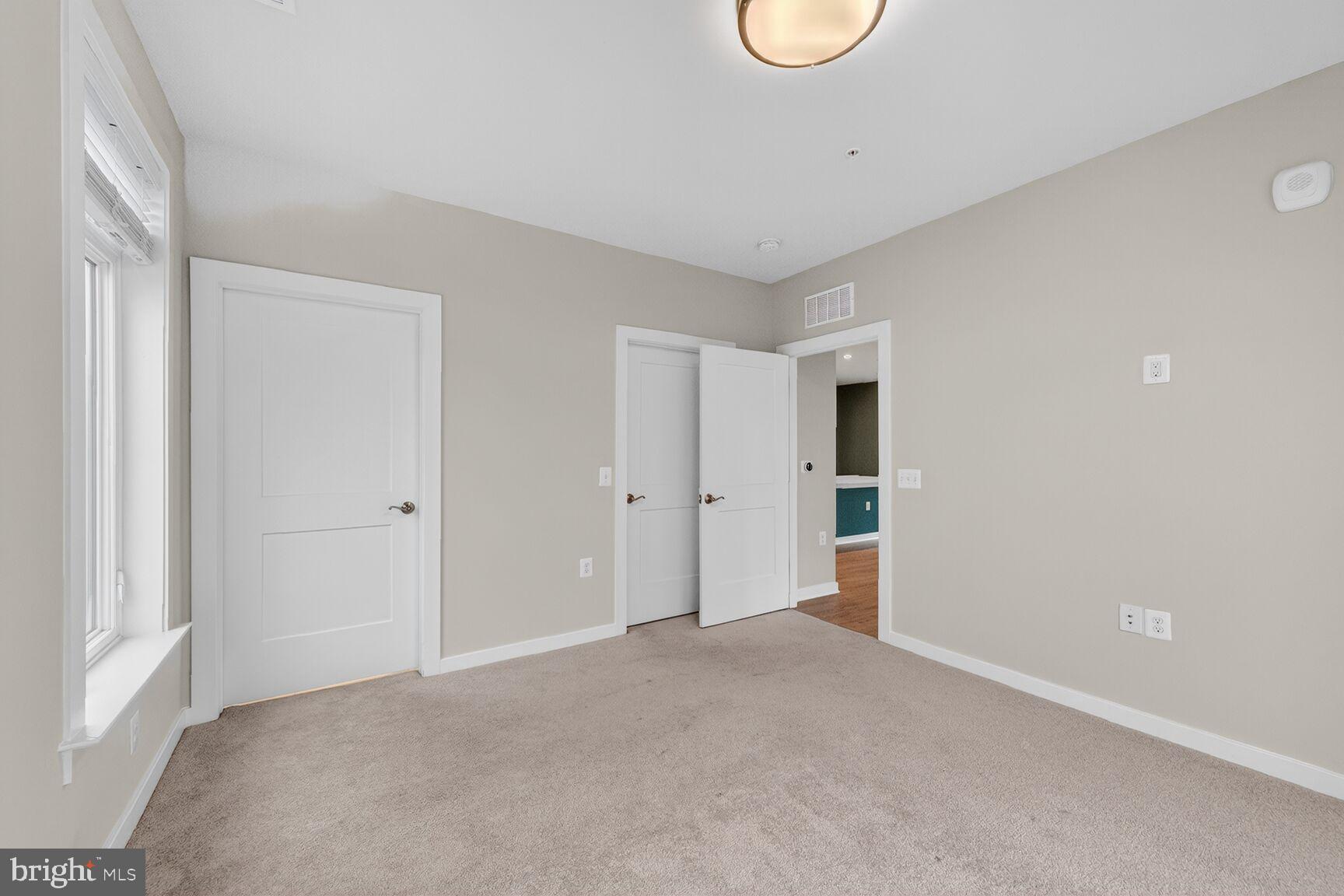 TALL OAKS - Residential