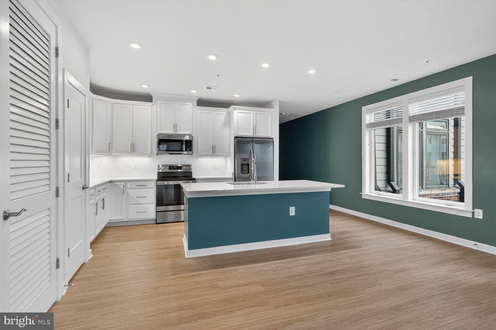 TALL OAKS - Residential