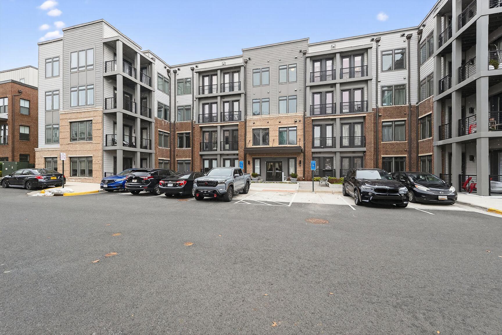 TALL OAKS - Residential
