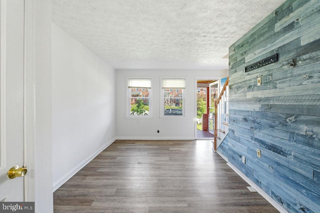 EASTWOOD - Residential