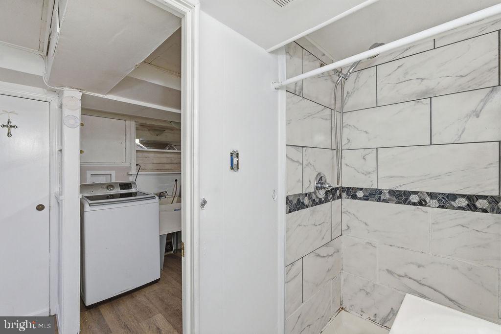 EASTWOOD - Residential