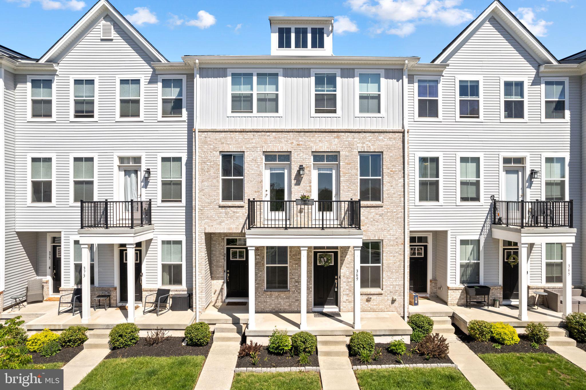 STEELPOINTE - Residential