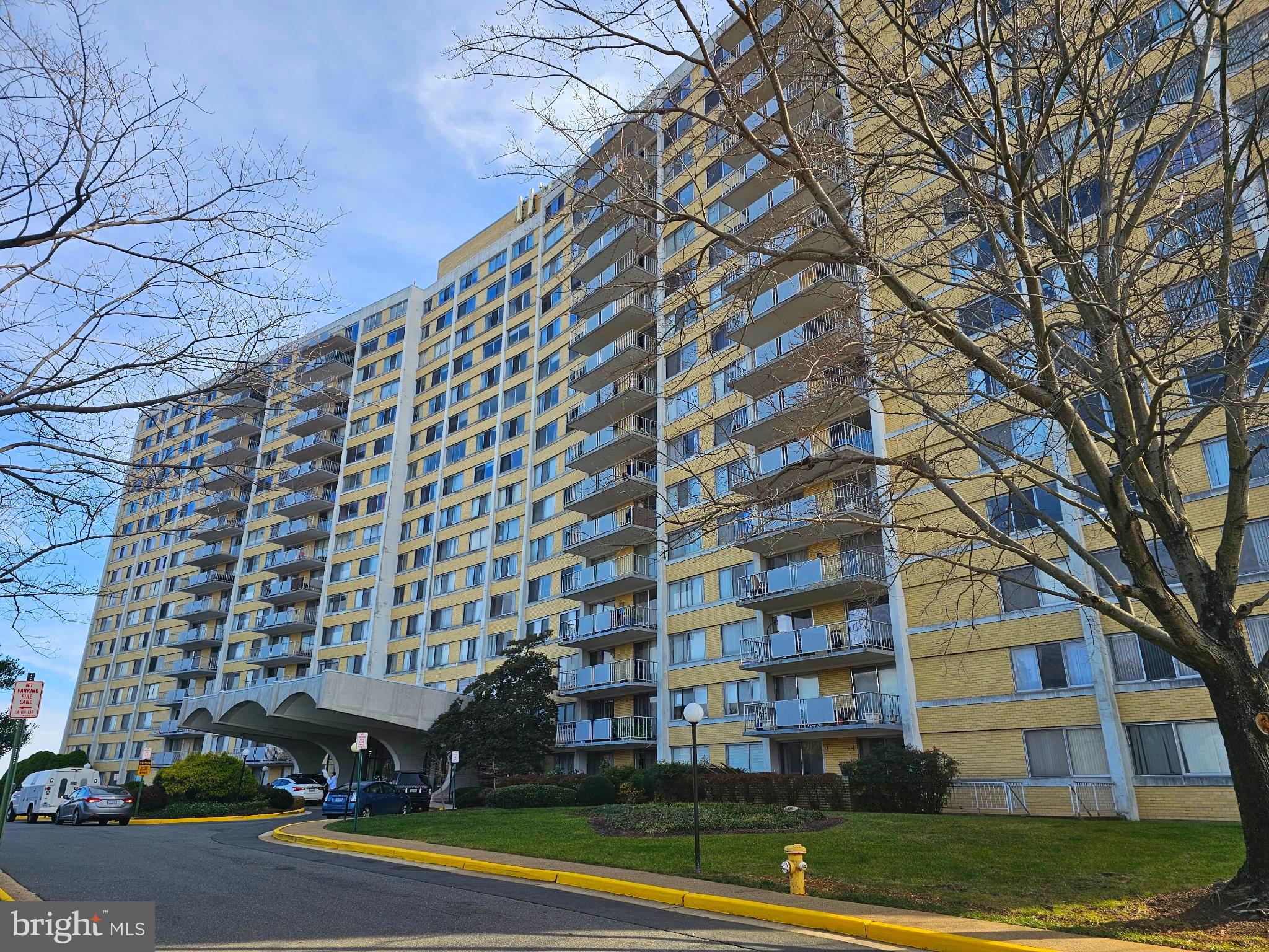 Back to active........
Motivated seller....
Price drop of $4900.....
Absolutely beautiful 1 bed / 1 bath unit with a priceless 12th-floor view.
Recently remodeled with new laminate plank flooring throughout, newer appliances, and a brand-new refrigerator. The bathroom has been fully updated with ceramic tile walls, a new floor, and a modern vanity.

All utilities are included in the condo fee. This wonderful community offers a wide range of amenities, including a swimming pool, assigned covered parking, fitness center, tennis courts, picnic area, and a 24-hour front desk.

Prime location—close to Hwy 395, Route 7, Route 236, shopping, and restaurants.
This is a true turn-key unit offering hassle-free living.

Lockbox is located at the front desk. Please schedule your appointment through Showingtime.
