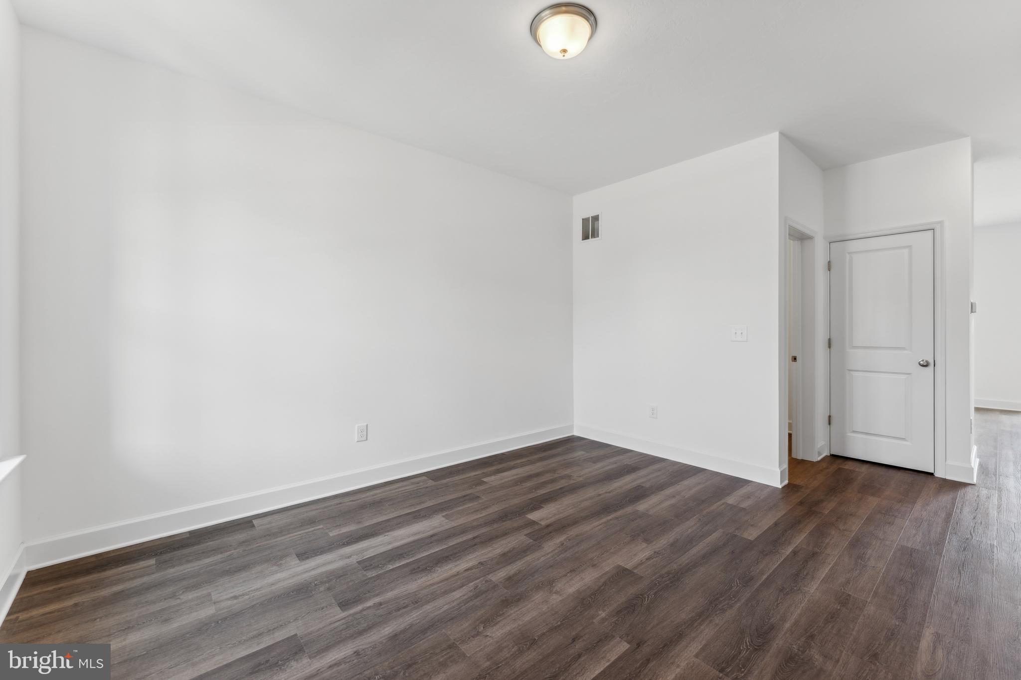 KINGS COURT AT BROWNSTONE - Residential