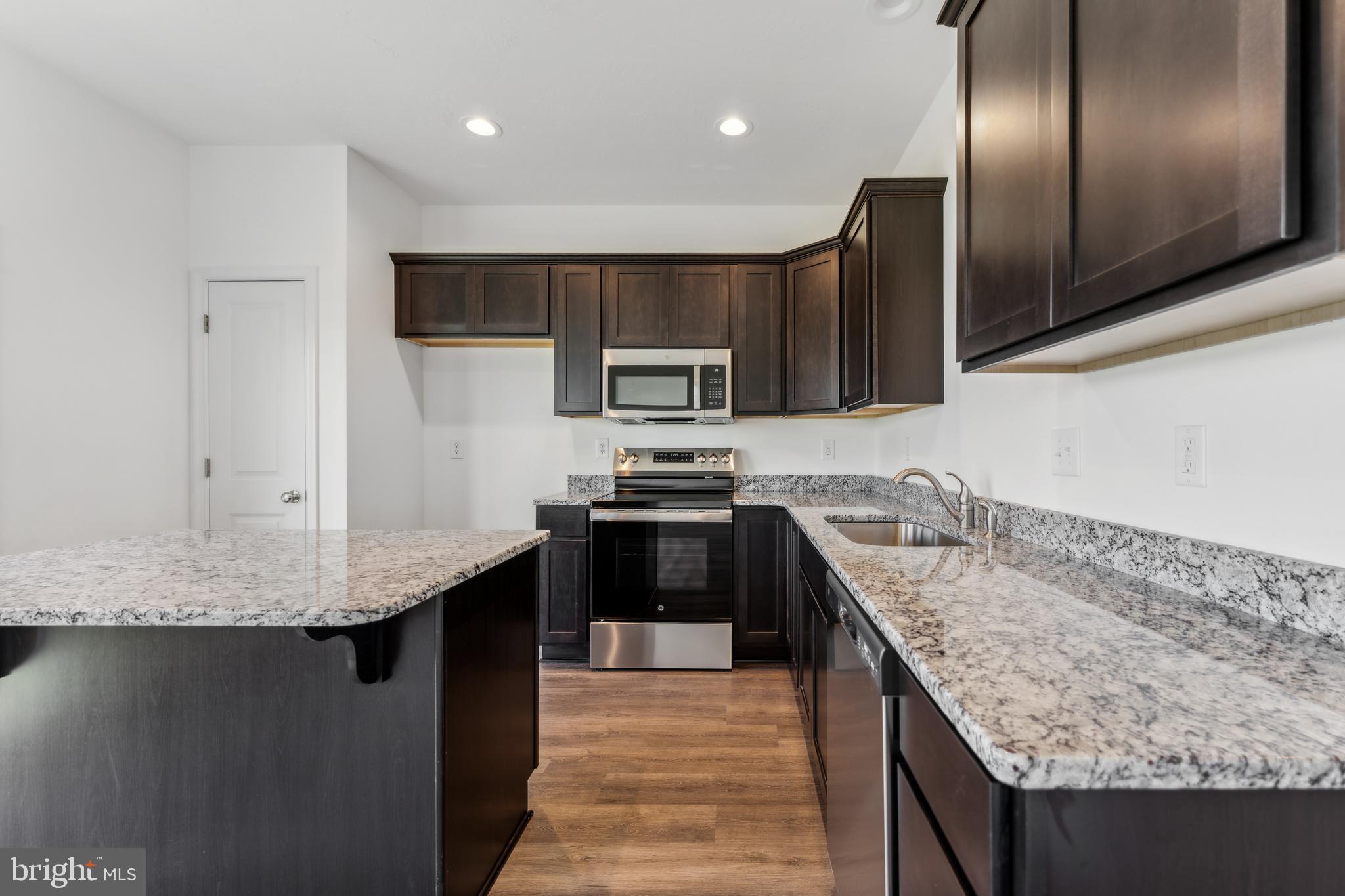 KINGS COURT AT BROWNSTONE - Residential