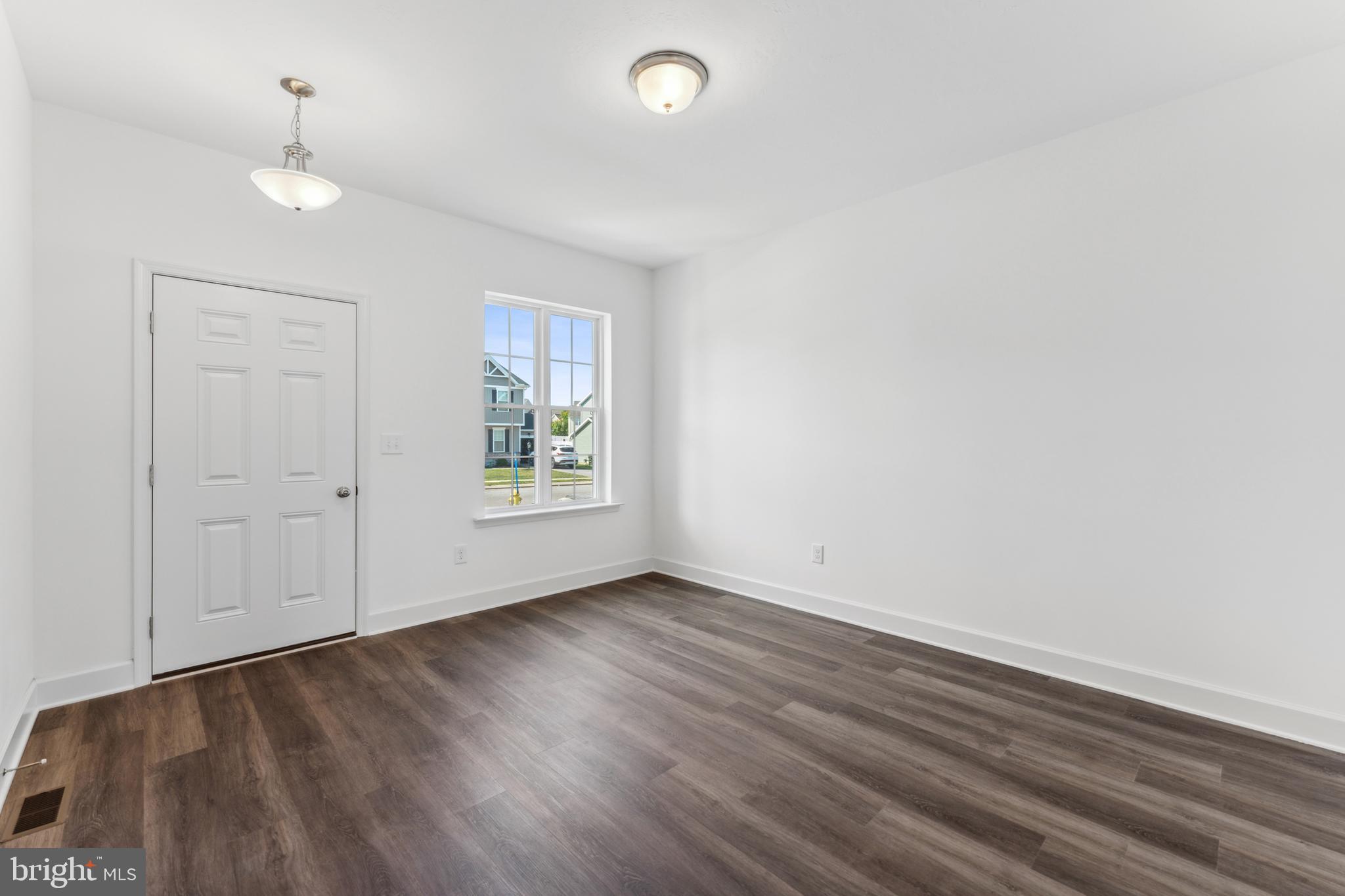KINGS COURT AT BROWNSTONE - Residential
