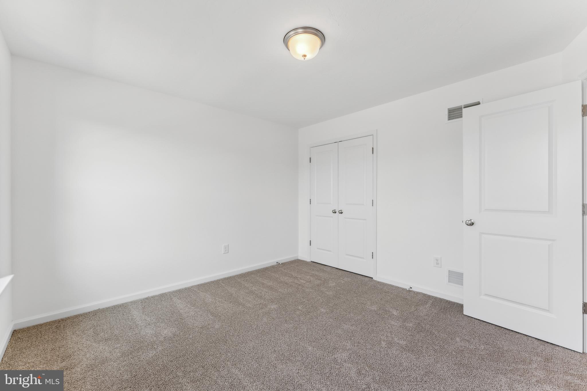 KINGS COURT AT BROWNSTONE - Residential