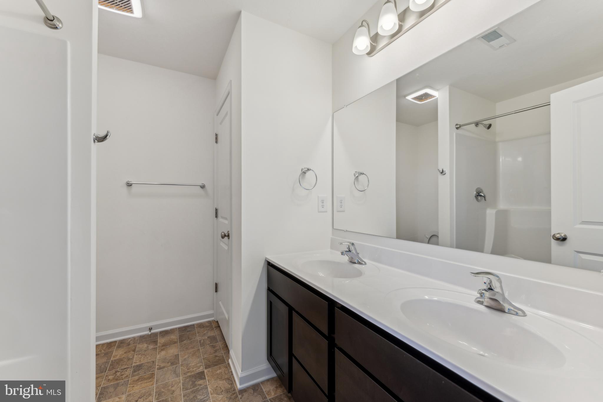KINGS COURT AT BROWNSTONE - Residential