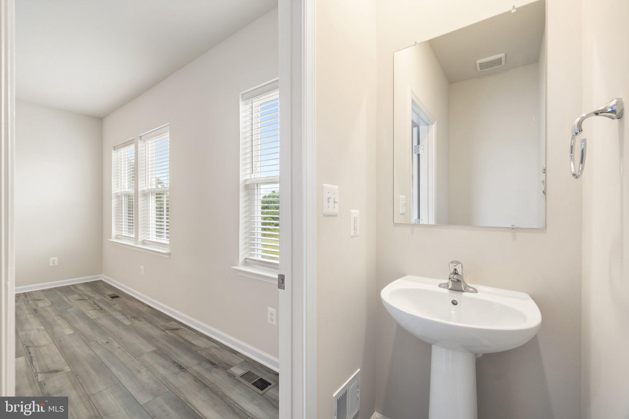 RED CLOVER MEADOWS - Residential Lease