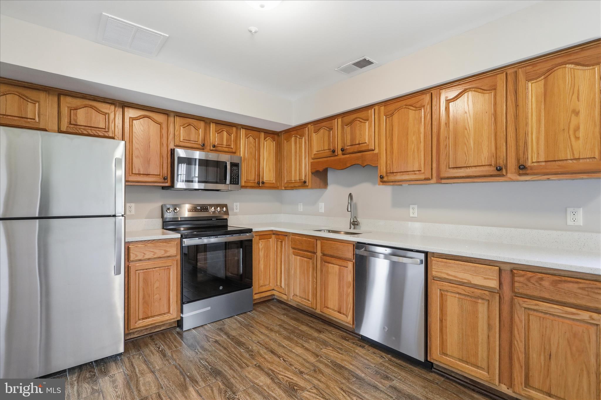 EAST RIDGE TOWNHOMES - Residential