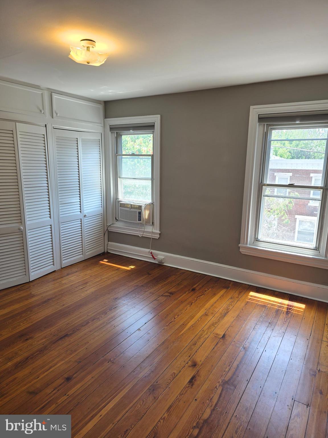 EAST FALLS - Residential