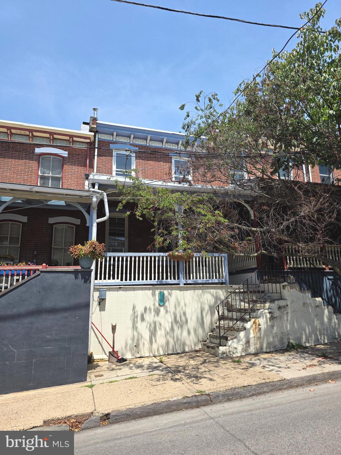 EAST FALLS - Residential