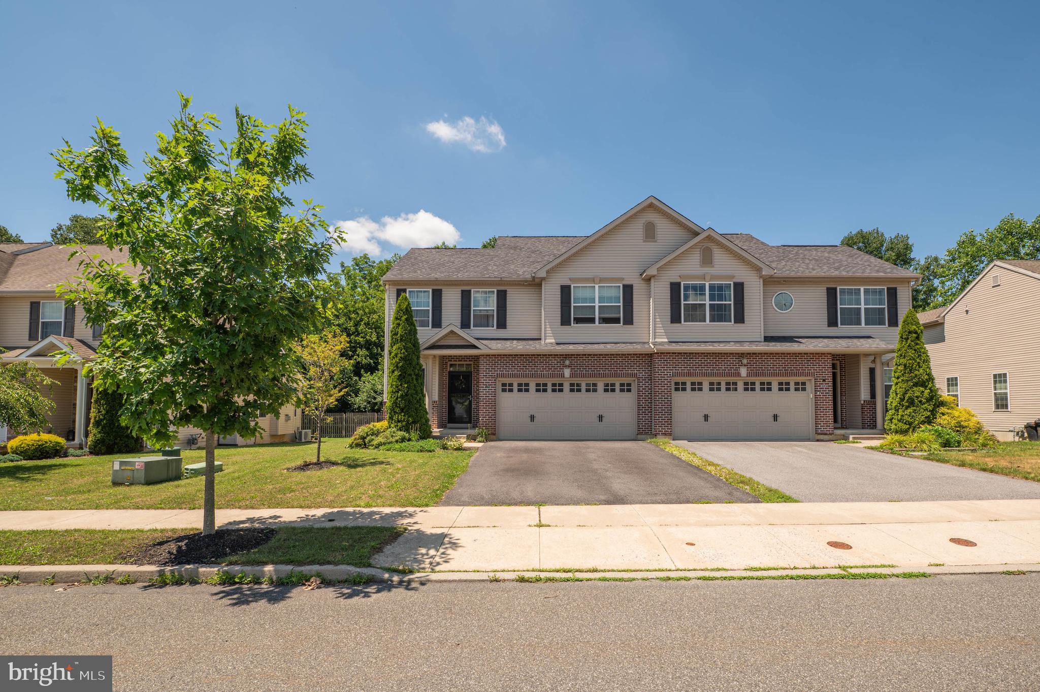 FIELDS AT LOCKRIDGE - Residential