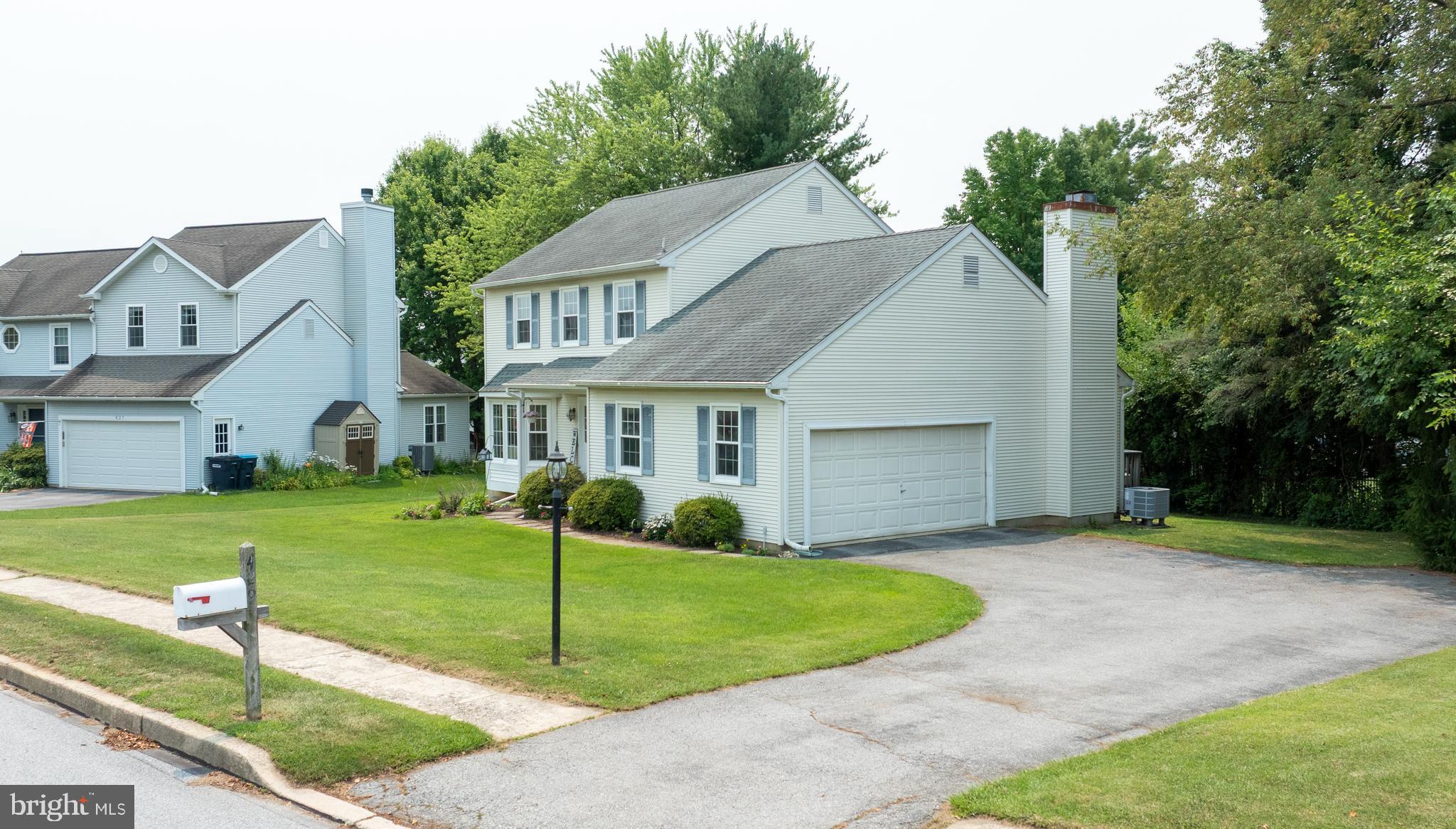 THE SEASONS - Residential