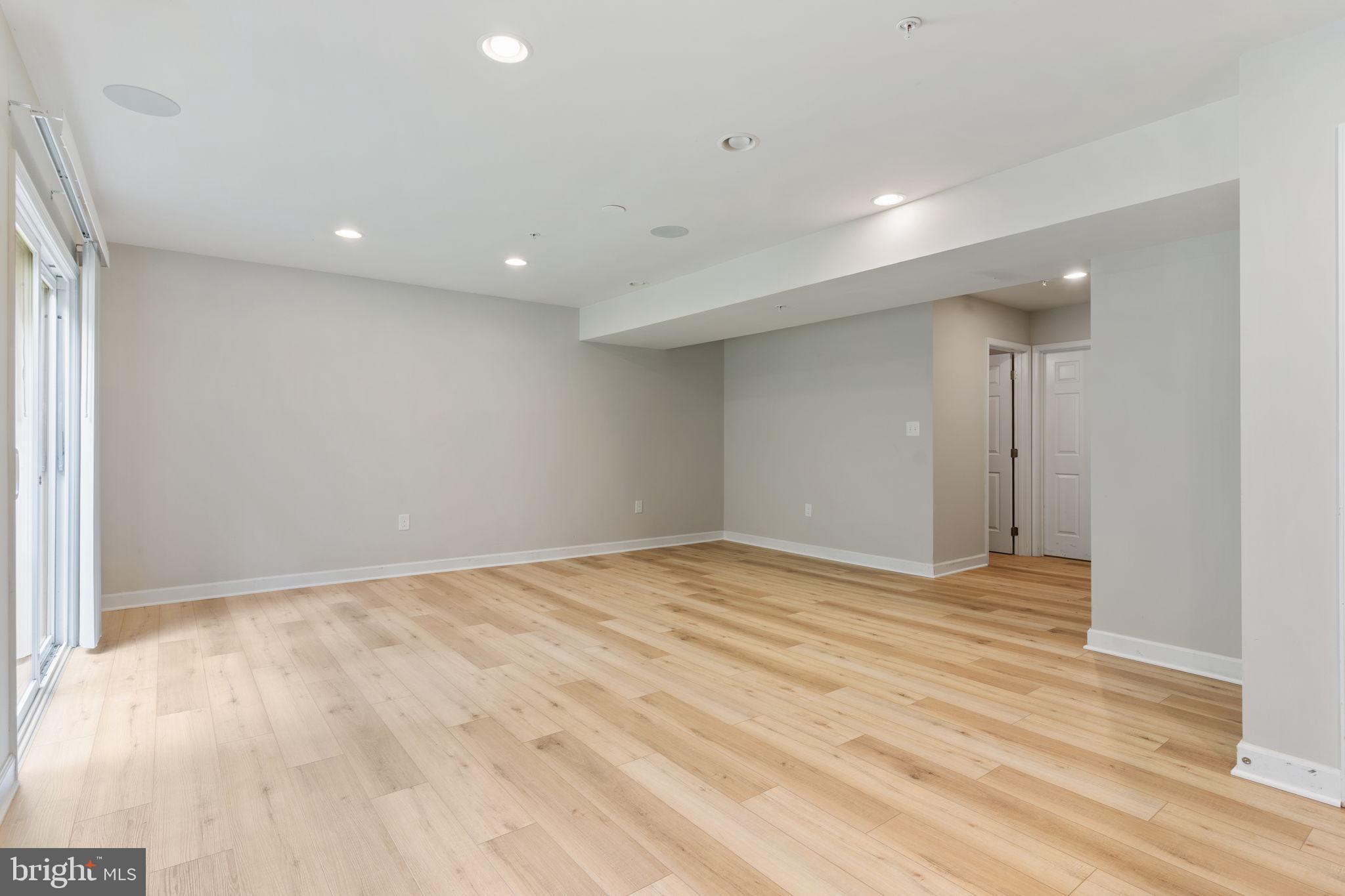 OAK TREE LANDING - Residential