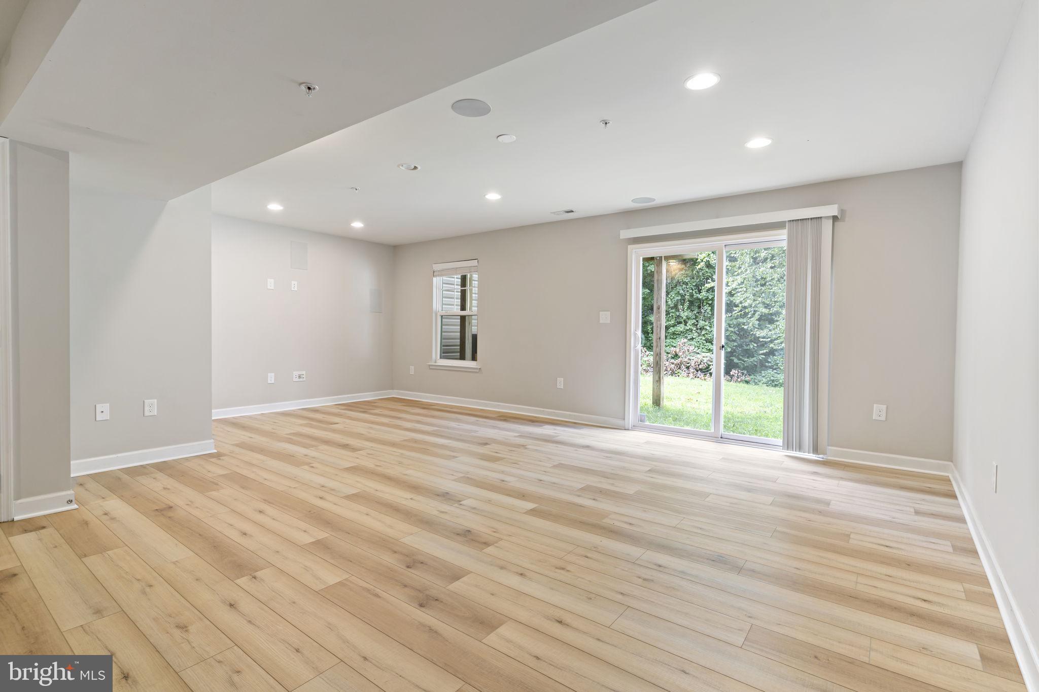 OAK TREE LANDING - Residential