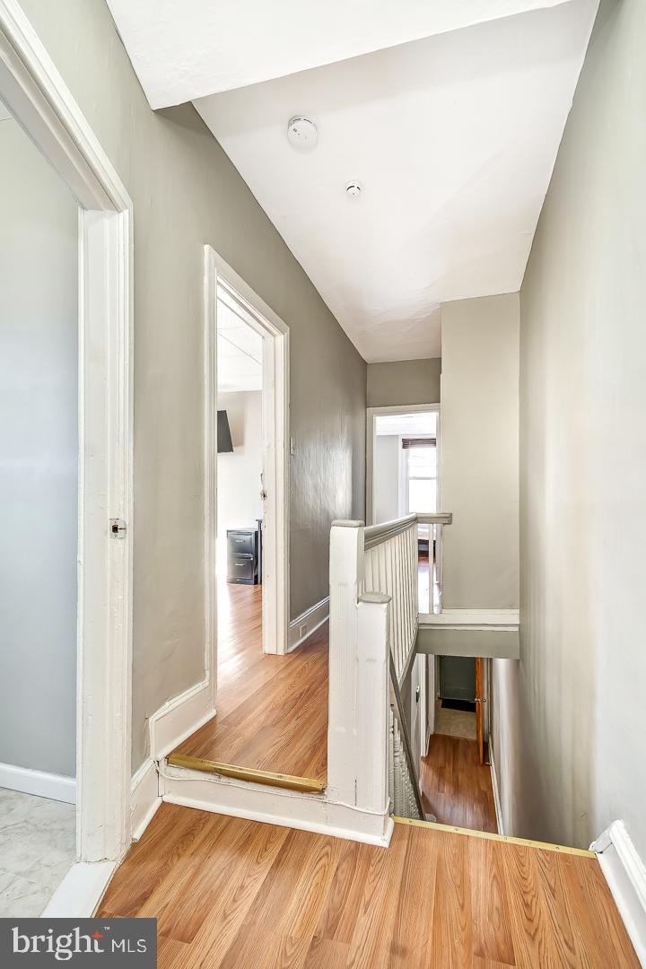 EAST KENSINGTON - Residential