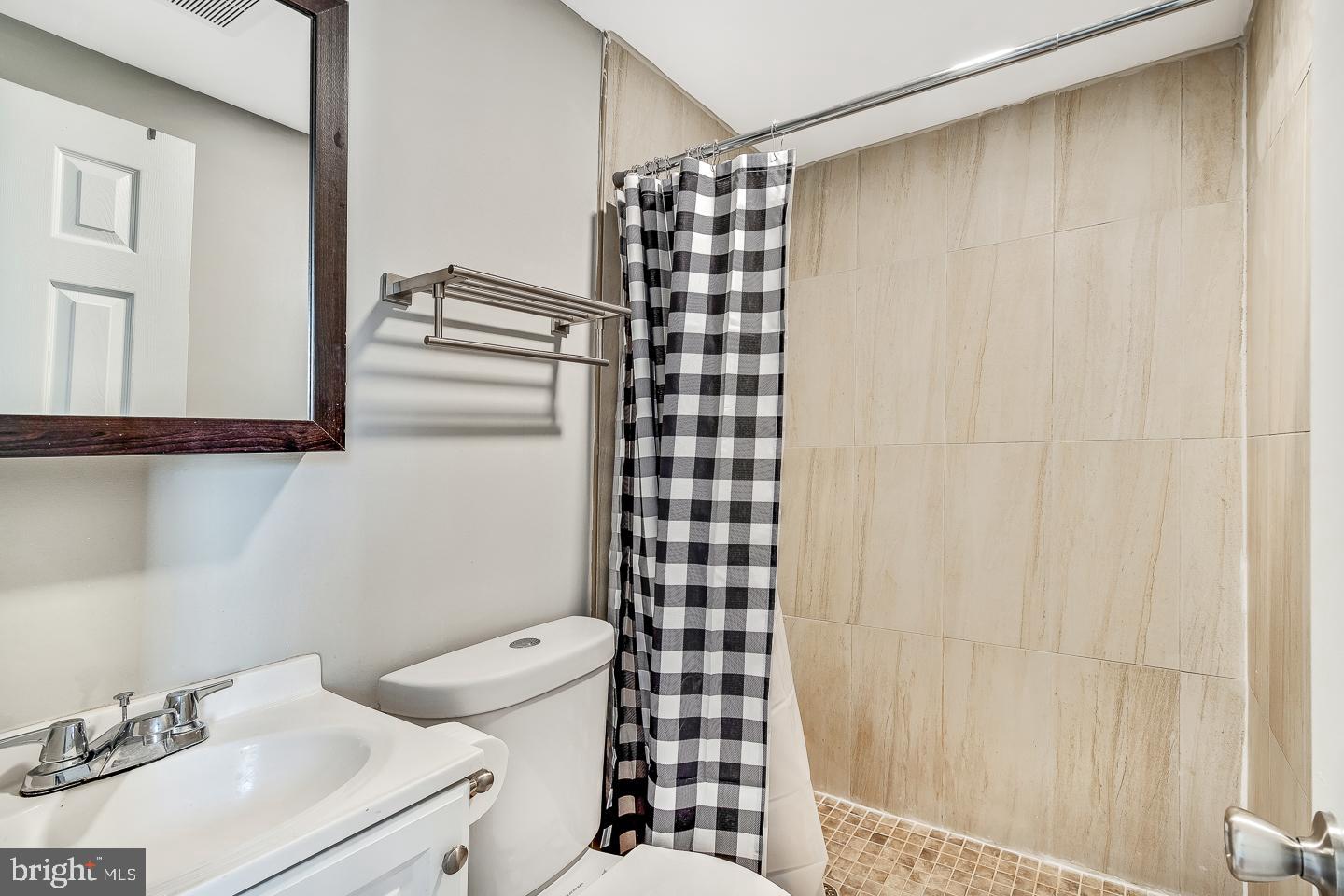 EAST KENSINGTON - Residential