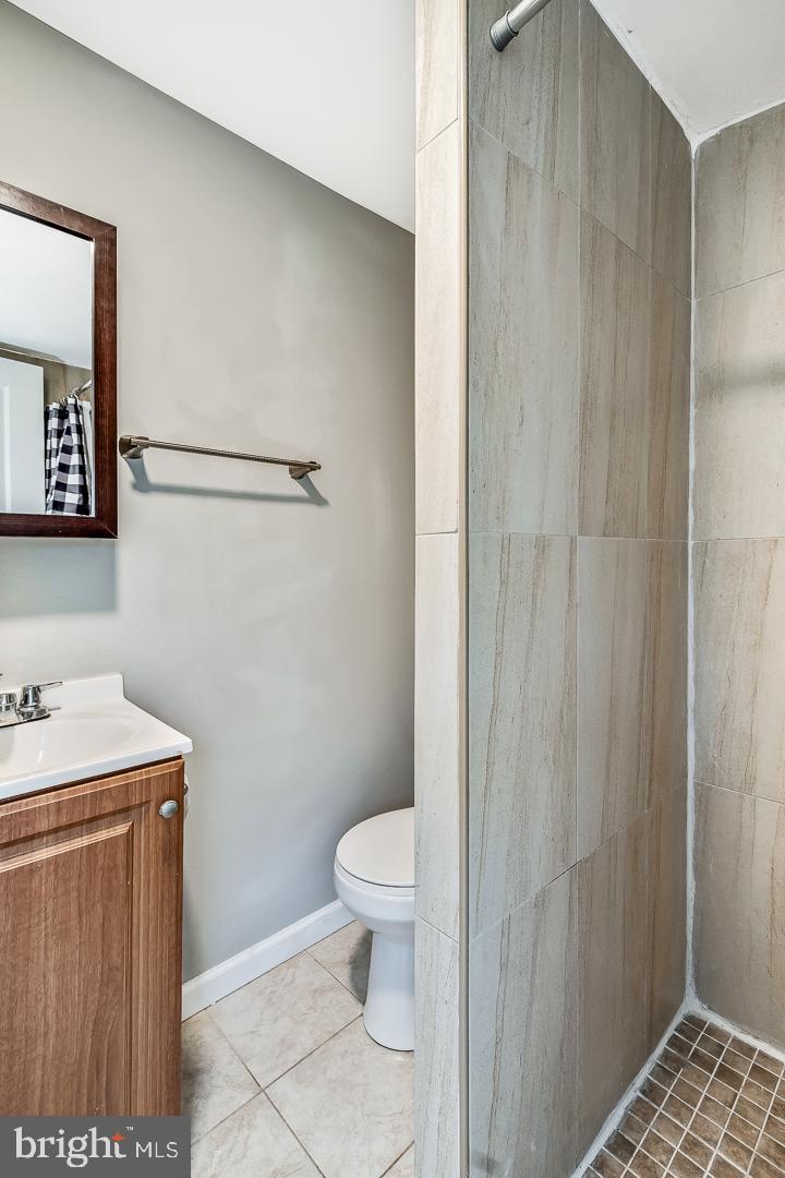 EAST KENSINGTON - Residential