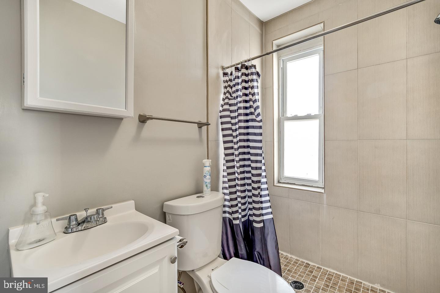 EAST KENSINGTON - Residential