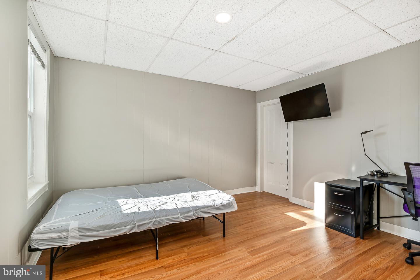 EAST KENSINGTON - Residential