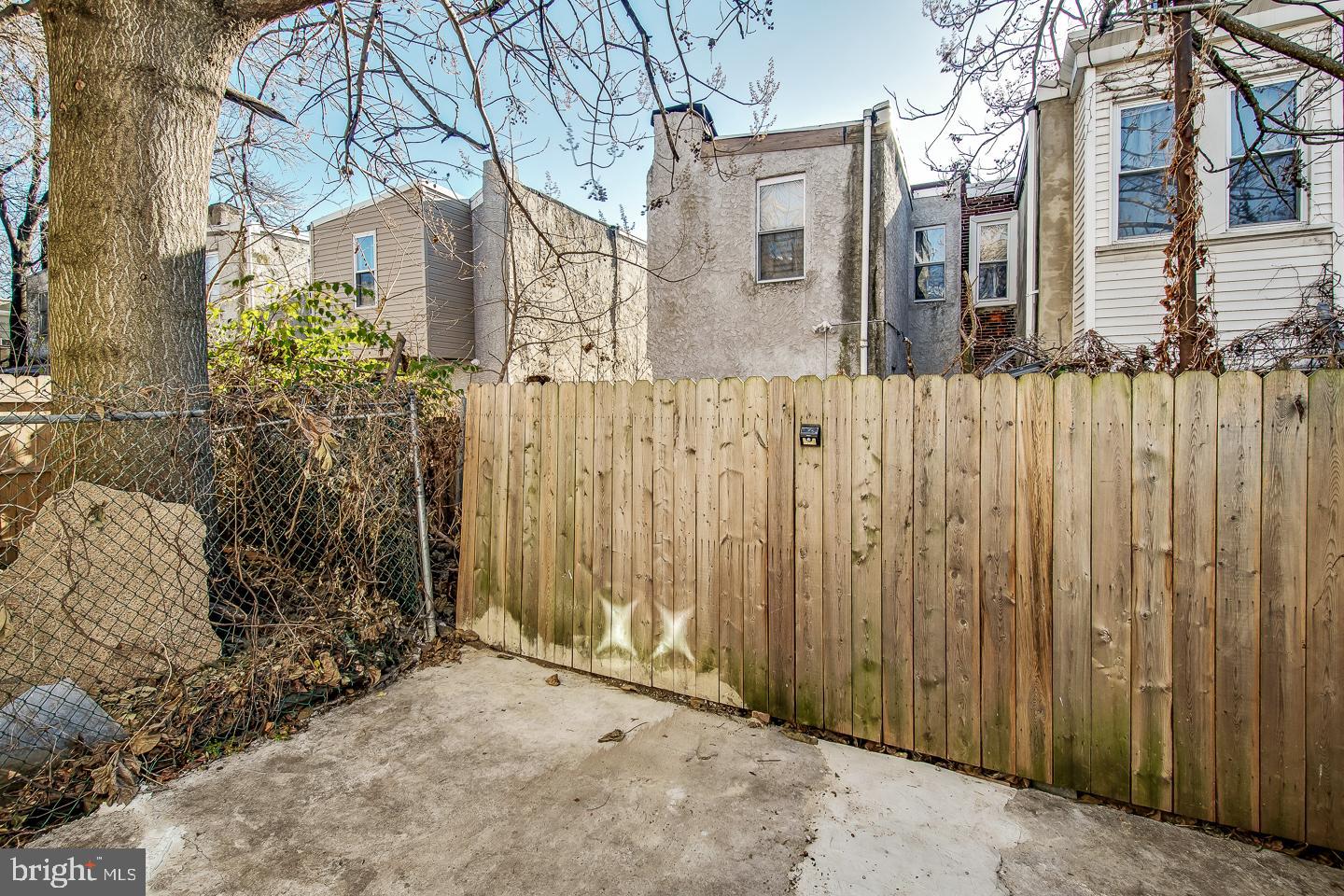 EAST KENSINGTON - Residential