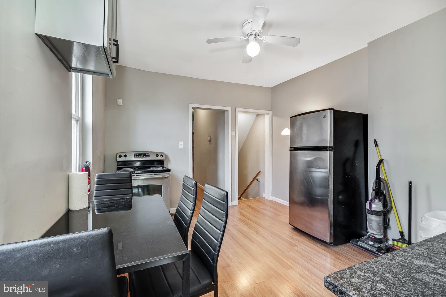 EAST KENSINGTON - Residential