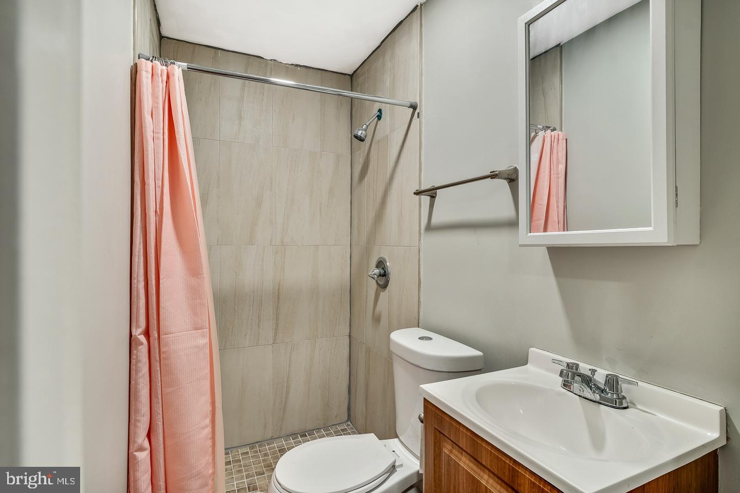 EAST KENSINGTON - Residential