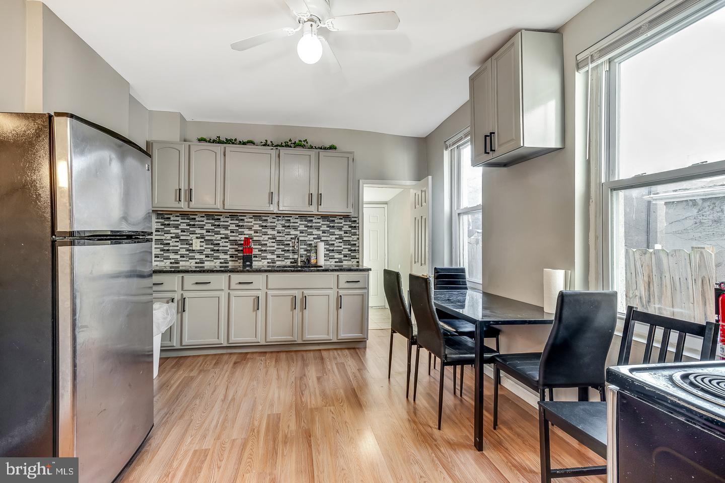 EAST KENSINGTON - Residential