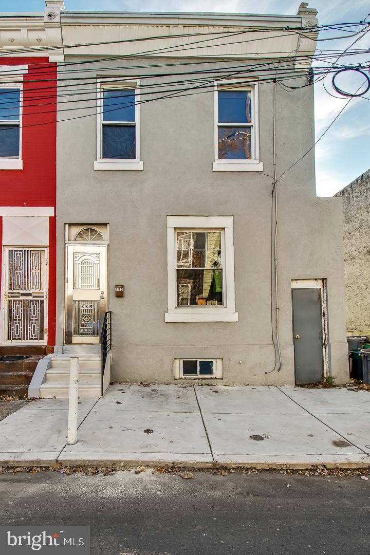 EAST KENSINGTON - Residential