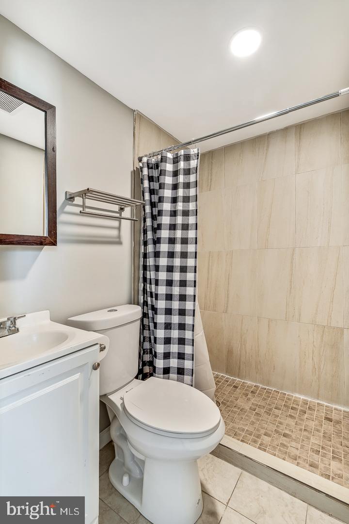 EAST KENSINGTON - Residential