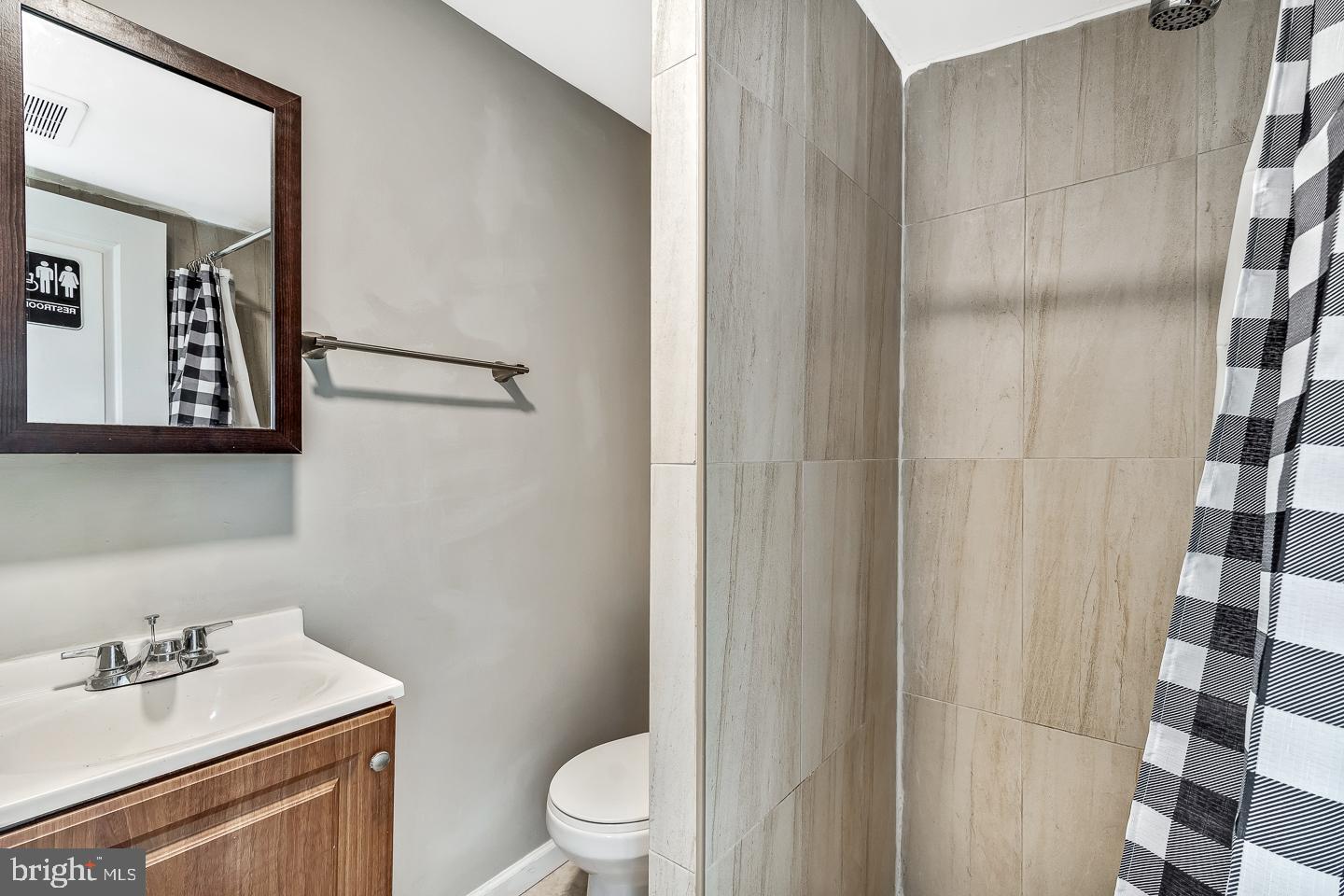 EAST KENSINGTON - Residential