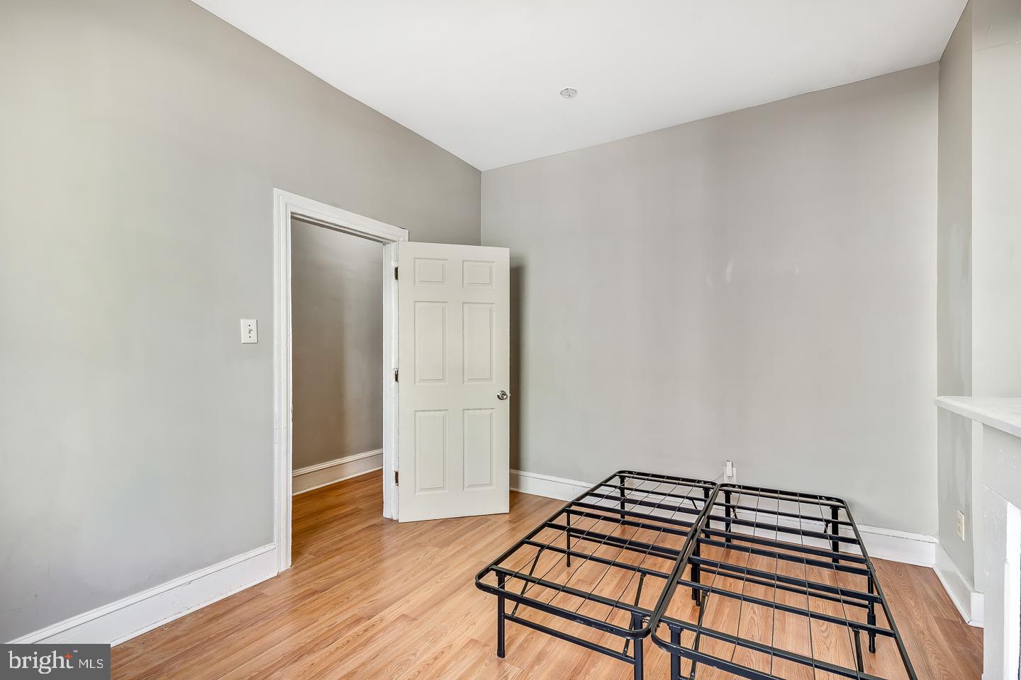 EAST KENSINGTON - Residential