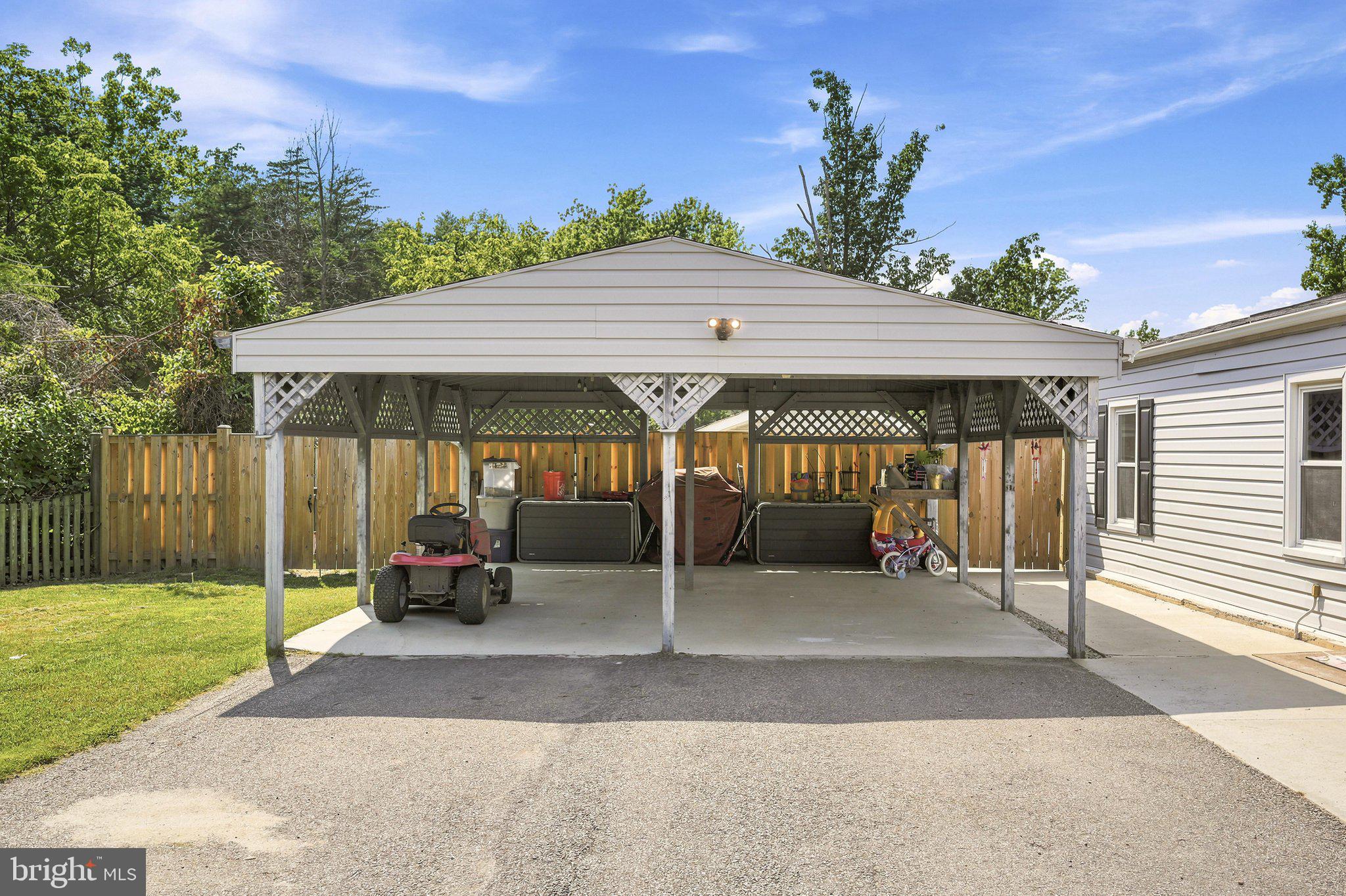 GUNSTON HEIGHTS - Residential