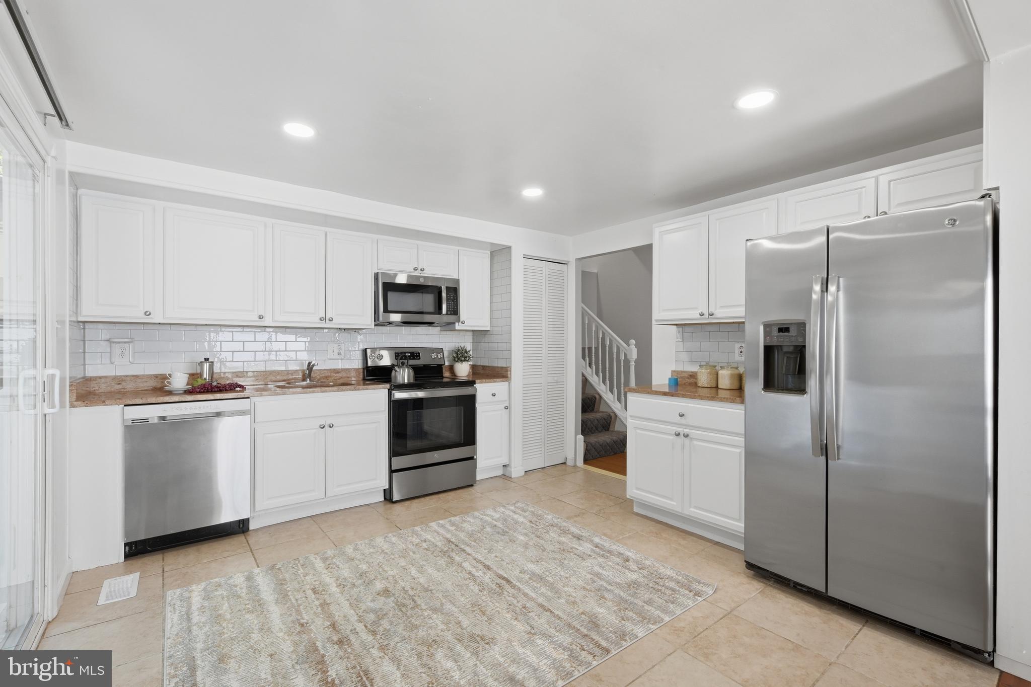 RESTON - Residential