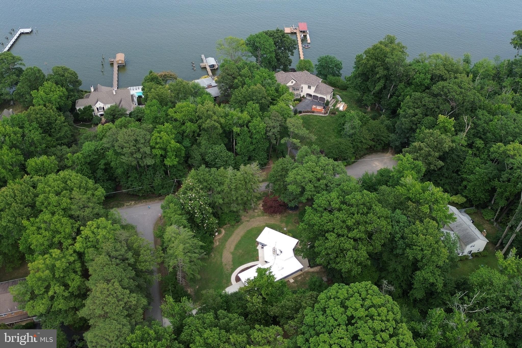 HALLOWING POINT RIVER ESTATES - Residential