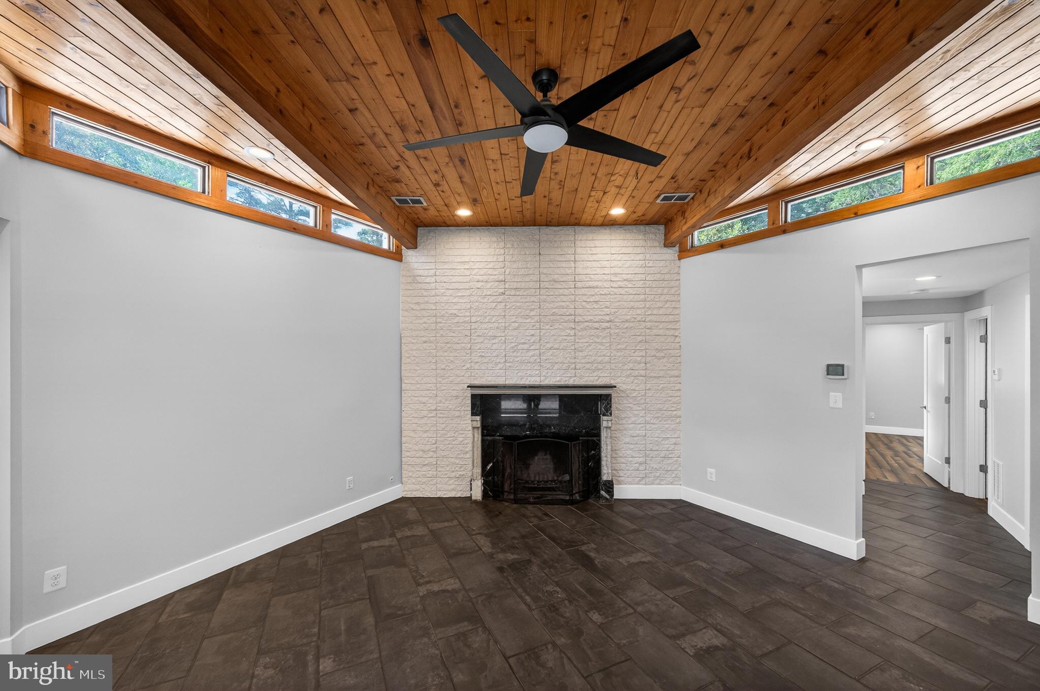 HALLOWING POINT RIVER ESTATES - Residential