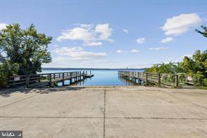HALLOWING POINT RIVER ESTATES - Residential