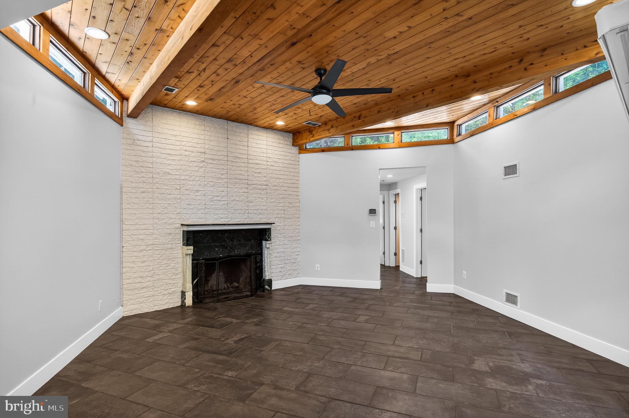 HALLOWING POINT RIVER ESTATES - Residential