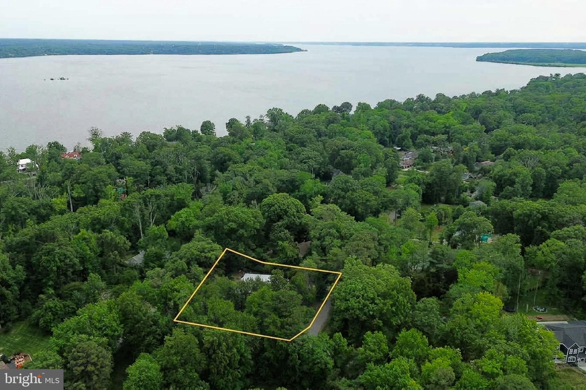 HALLOWING POINT RIVER ESTATES - Residential