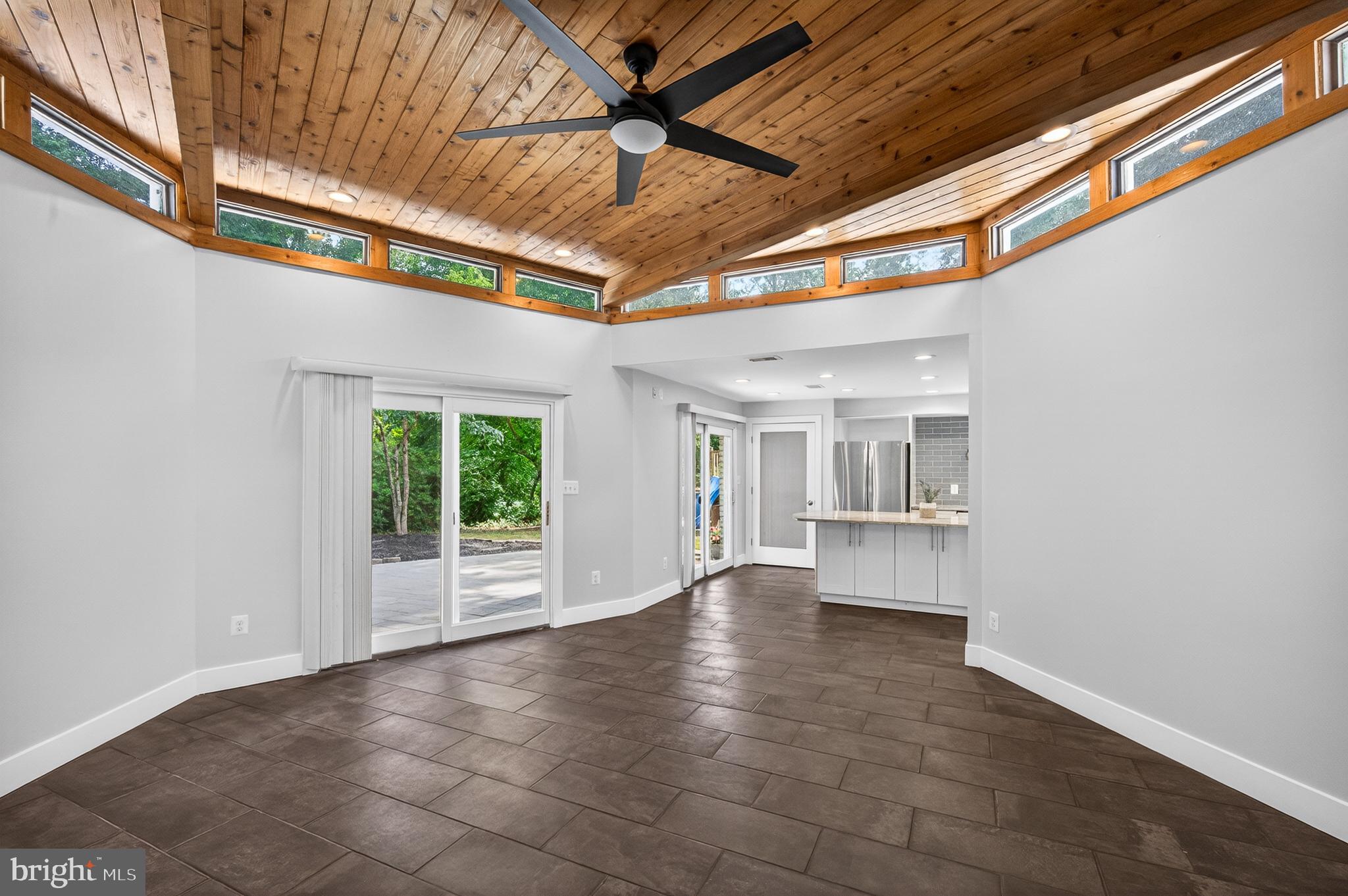 HALLOWING POINT RIVER ESTATES - Residential