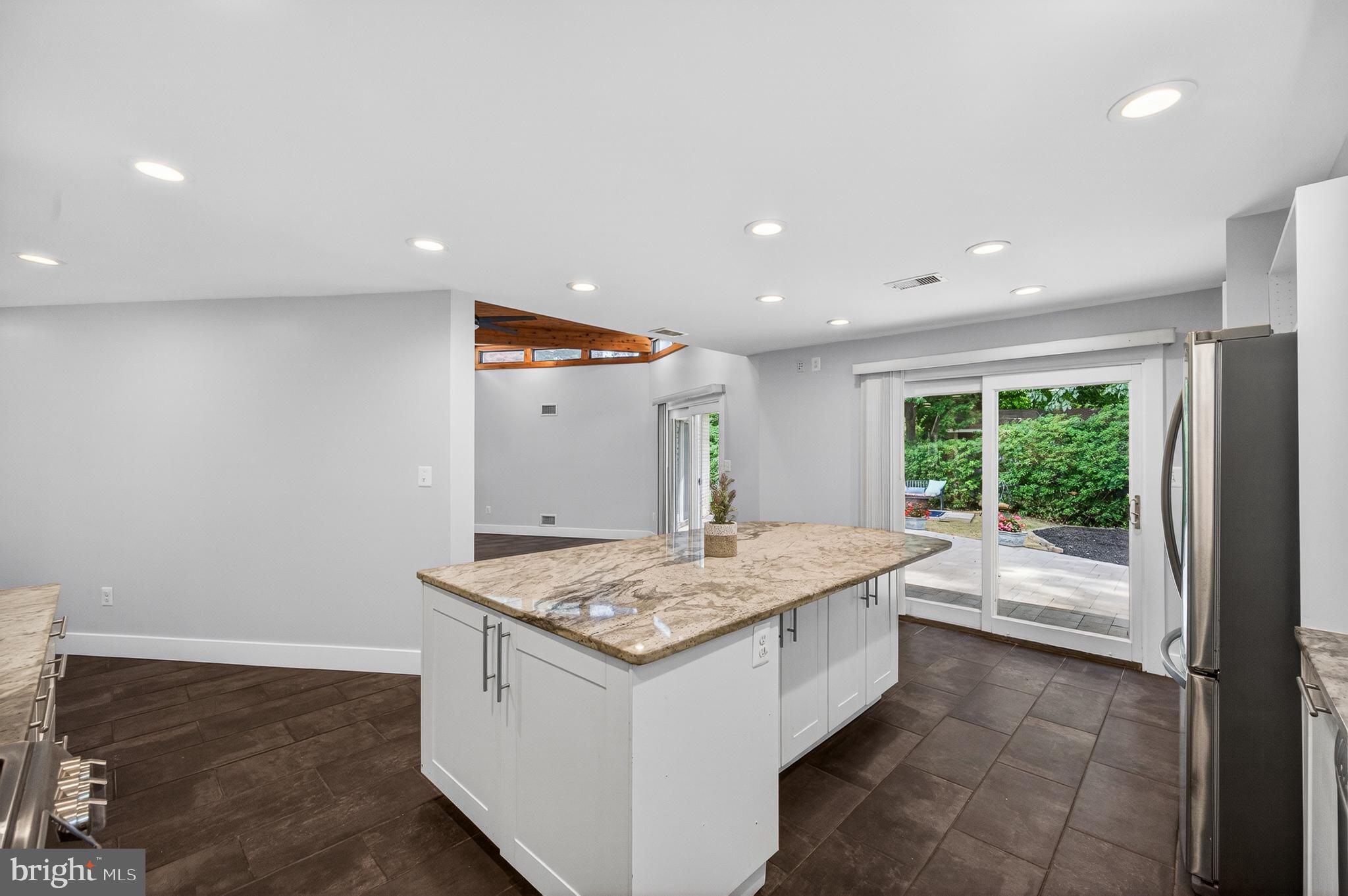 HALLOWING POINT RIVER ESTATES - Residential