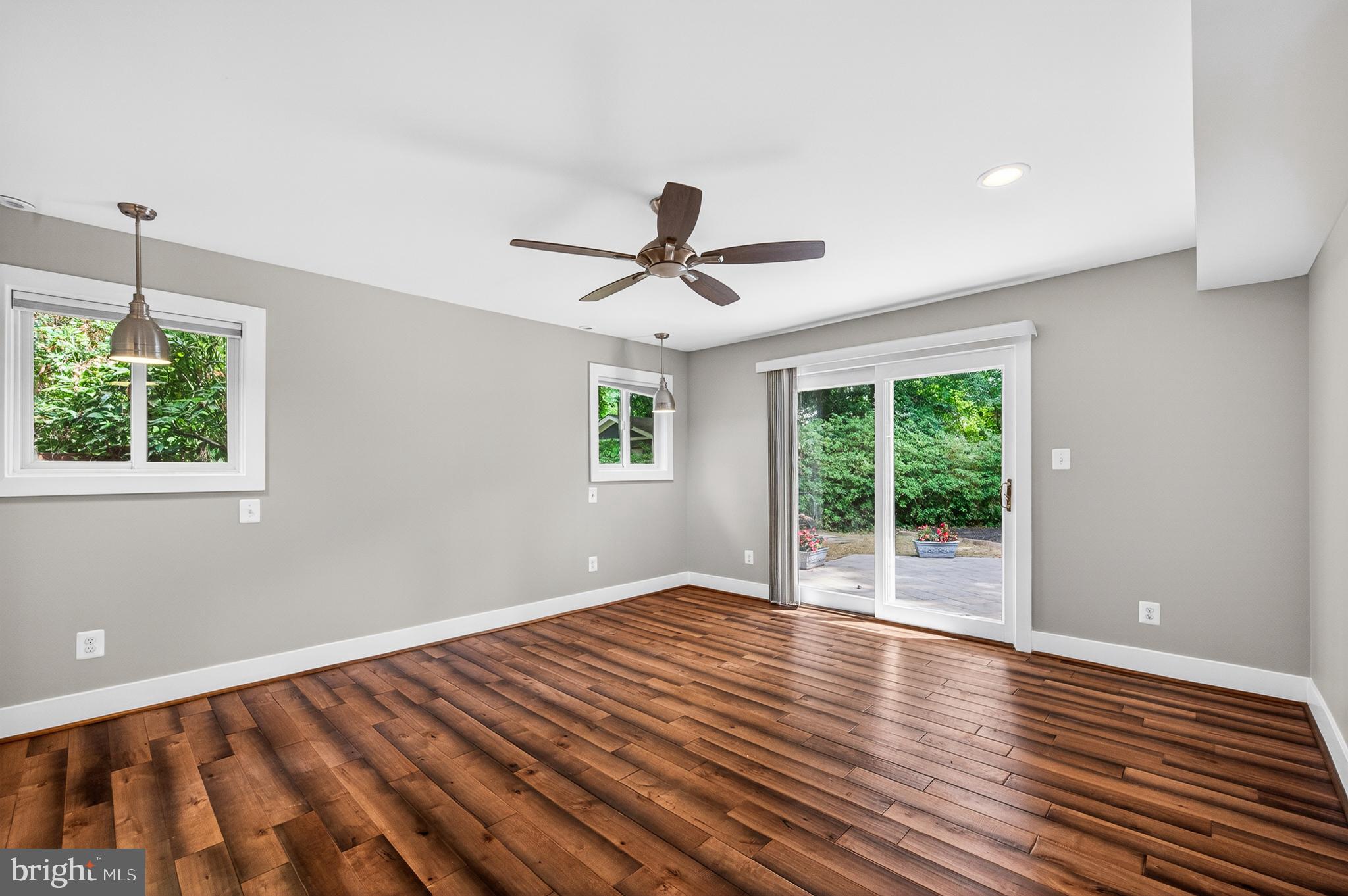 HALLOWING POINT RIVER ESTATES - Residential