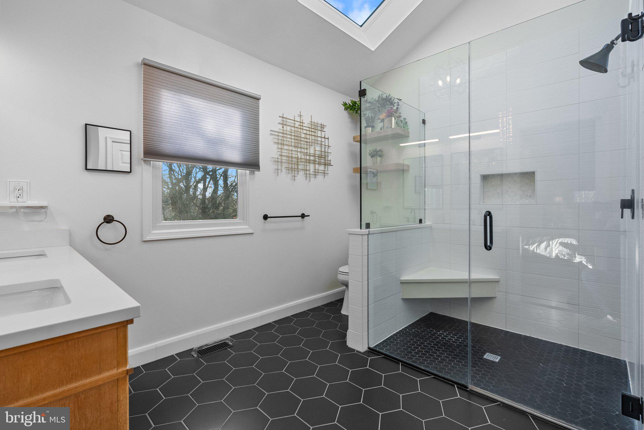 GWYN LYN - Residential