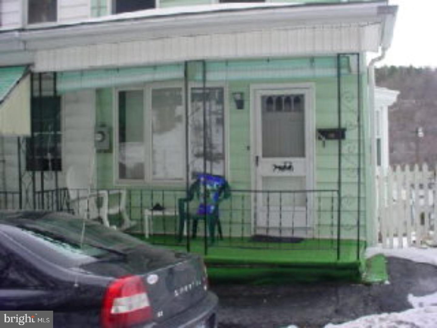 QUIET NEIGHBORHOOD. ENCLOSED REAR PORCH. DECK WITH YARD OFF KITCHEN. ATTIC COULD BE 3RD BEDROOM. NEWER WINDOWS, INSULATED. KITCHEN ON LOWER LEVEL.     Color: GREEN Amp: 200